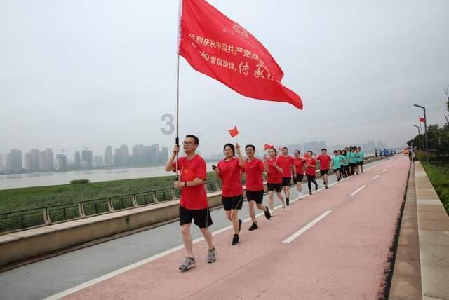 泉南高速，广西来宾市，来宾东收费站游戏画面
