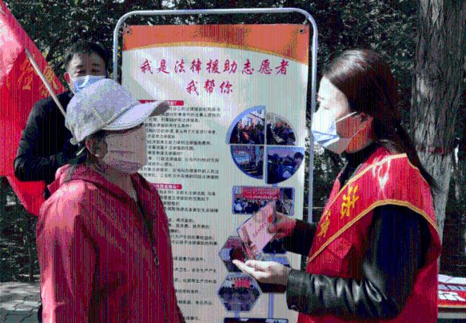 省十四届人大二次会议秘书处开发布会介绍成果