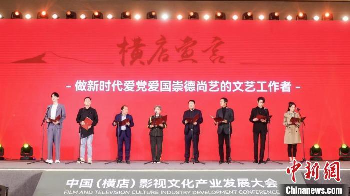 钟楚曦爆改机械姬造型妆容，居然是她自己画的，最后还修了假发！